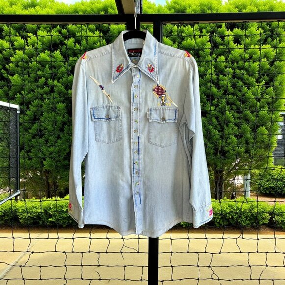 Vintage 70s Hand Embroidered Denim Chambray Shirt Tennis Swimming Skiing - Picture 1 of 15